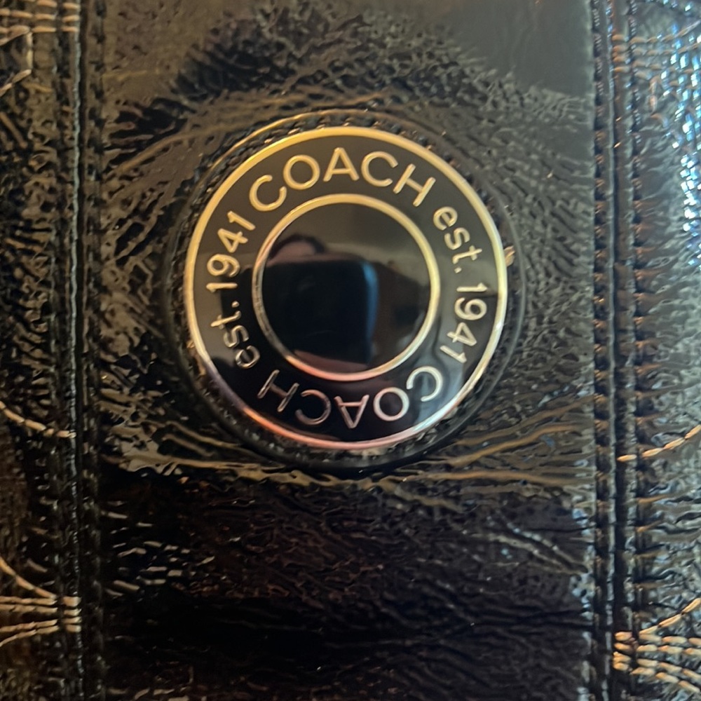 Coach, black patent leather bag - Picture 2 of 5